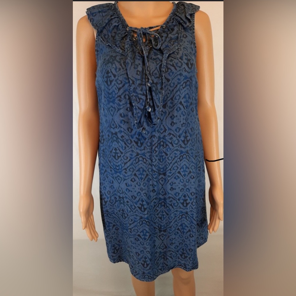 Denim dress. With pockets